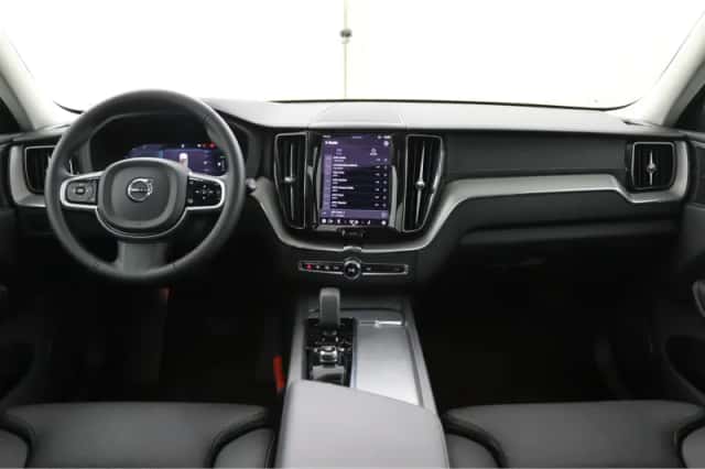 Volvo XC60 (2025) thumbnail 5