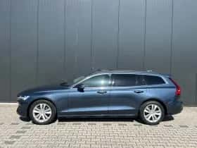 Volvo V60 (2022) thumbnail 2