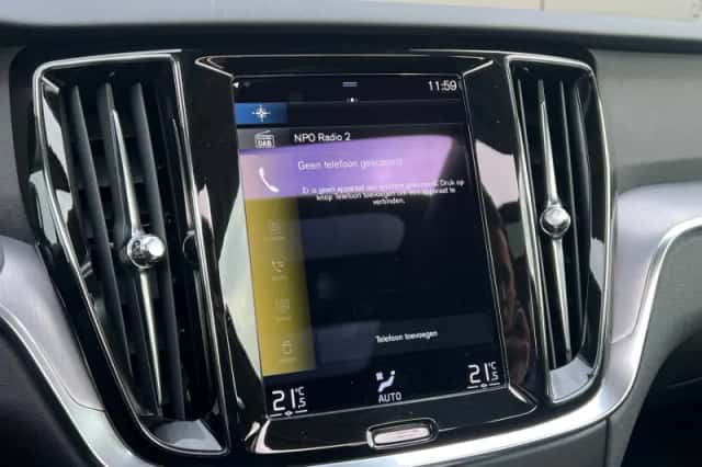 Volvo V60 (2022) thumbnail 11