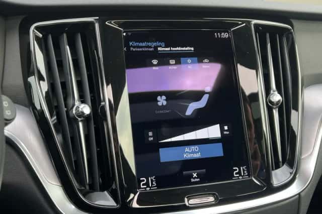 Volvo V60 (2022) thumbnail 14