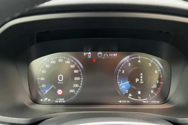 Volvo V60 (2022) thumbnail 7