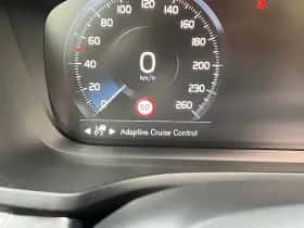 Volvo V60 (2022) thumbnail 10