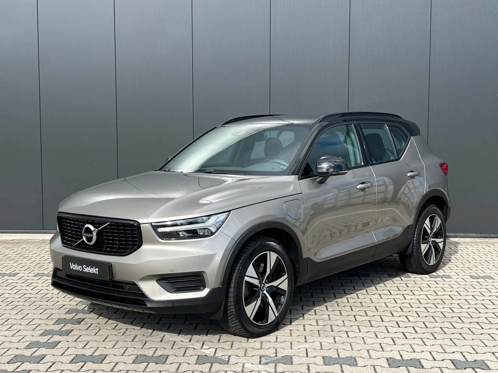 Volvo XC40 (2022) — foto 1