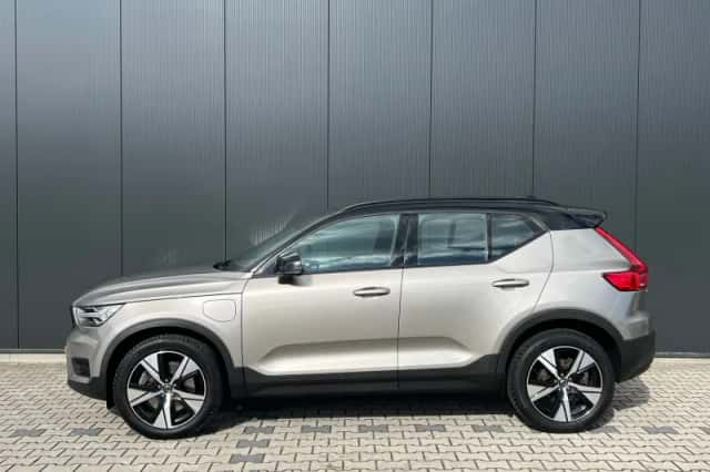 Volvo XC40 (2022) thumbnail 2