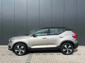 Volvo XC40 (2022) thumbnail 2