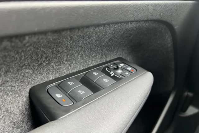 Volvo XC40 (2022) thumbnail 30