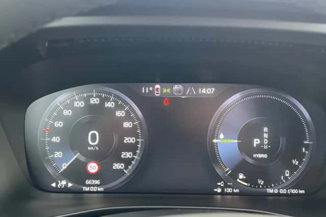 Volvo XC40 (2022) thumbnail 6