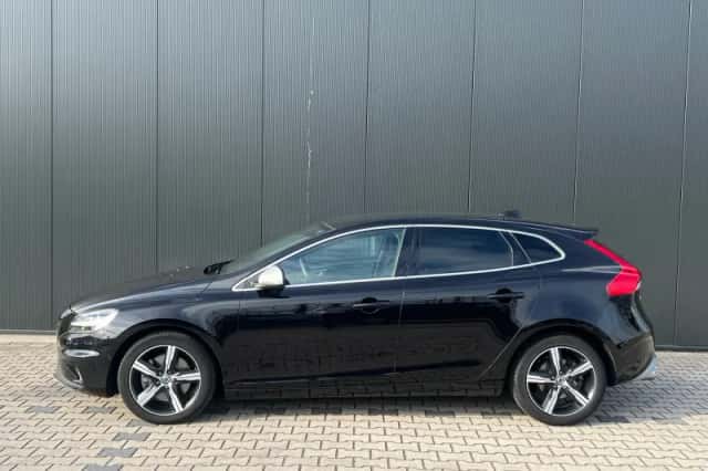Volvo V40 (2020) thumbnail 2