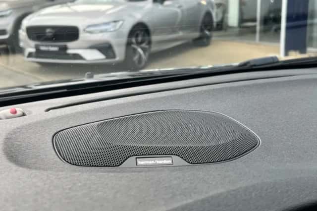 Volvo V40 (2020) thumbnail 12