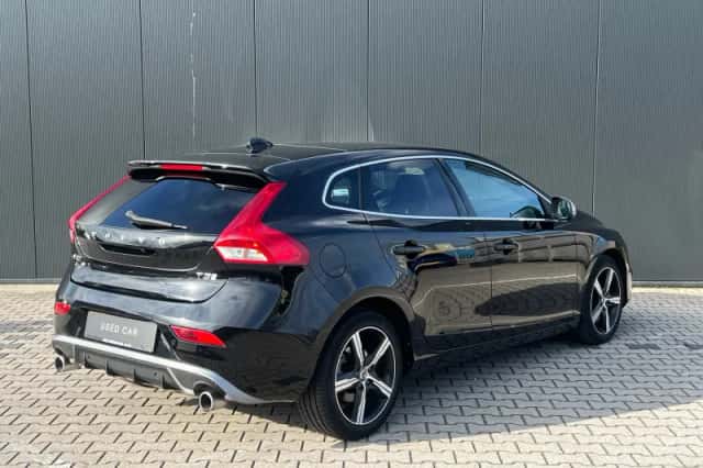 Volvo V40 (2020) thumbnail 3