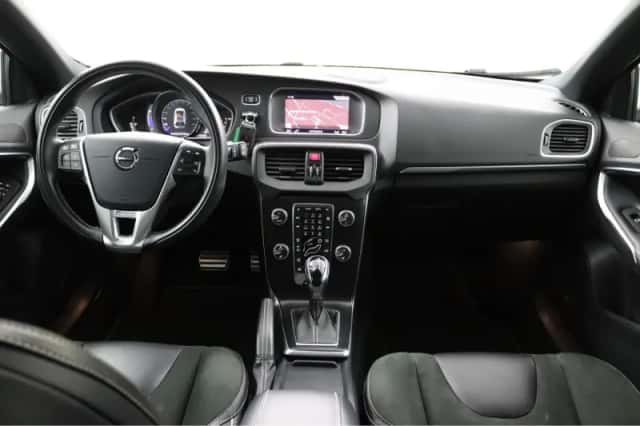Volvo V40 (2020) thumbnail 4