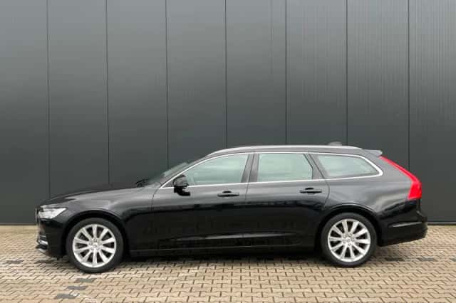 Volvo V90 (2017) thumbnail 2