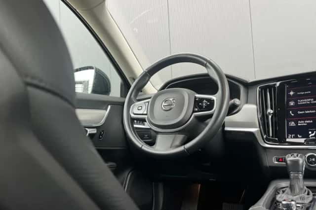 Volvo V90 (2017) thumbnail 26