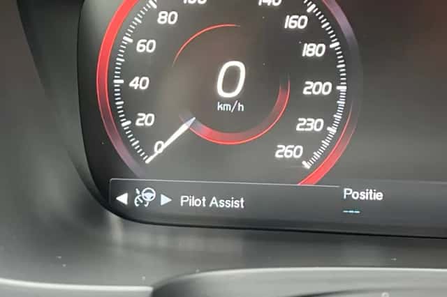 Volvo V90 (2017) thumbnail 30