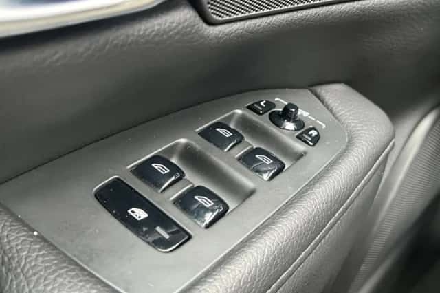 Volvo V90 (2017) thumbnail 33