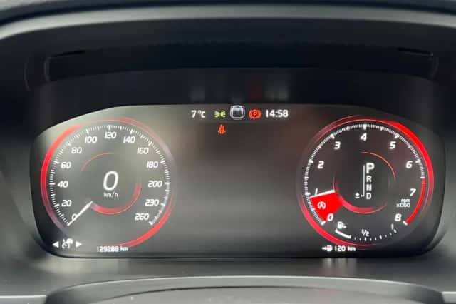 Volvo V90 (2017) thumbnail 6