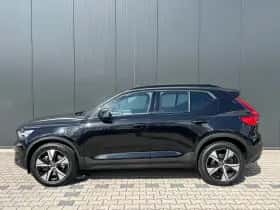 Volvo XC40 (2022) thumbnail 2