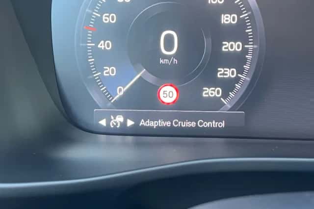 Volvo XC40 (2022) thumbnail 16