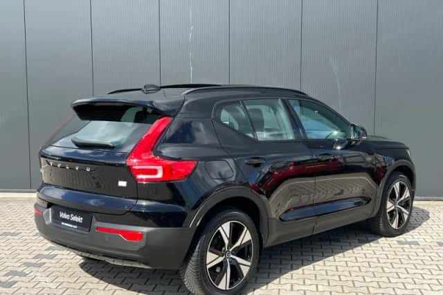 Volvo XC40 (2022) thumbnail 3
