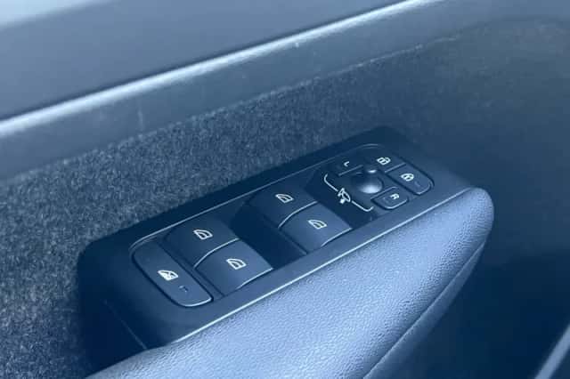 Volvo XC40 (2022) thumbnail 32