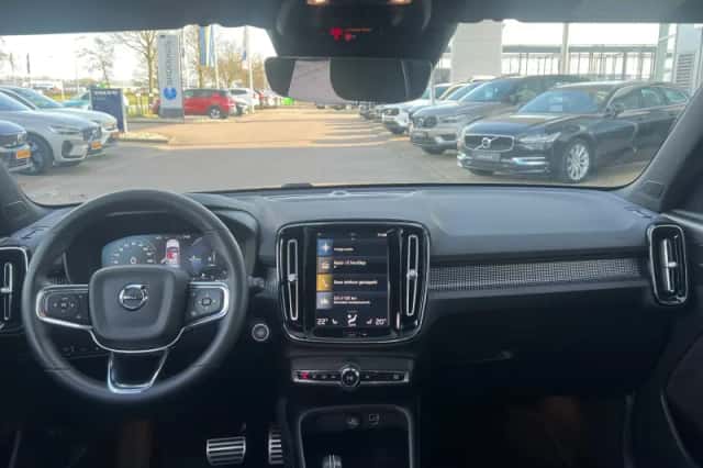 Volvo XC40 (2022) thumbnail 5