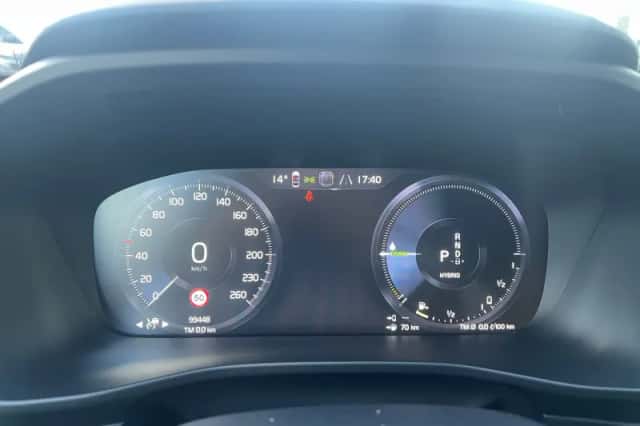 Volvo XC40 (2022) thumbnail 7