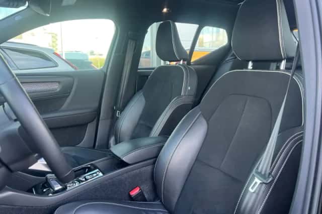 Volvo XC40 (2022) thumbnail 8