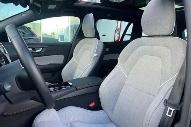 Volvo V60 (2024) thumbnail 8