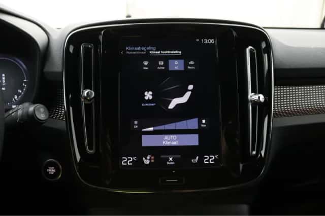 Volvo XC40 (2020) thumbnail 8