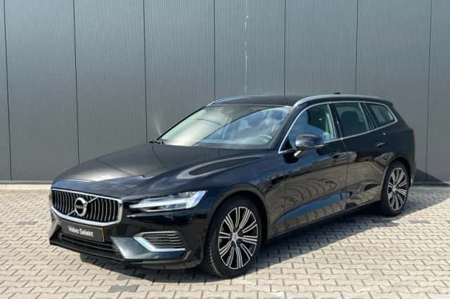 Volvo V60 (2022) thumbnail 1