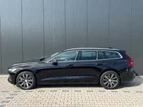 Volvo V60 (2022) thumbnail 2