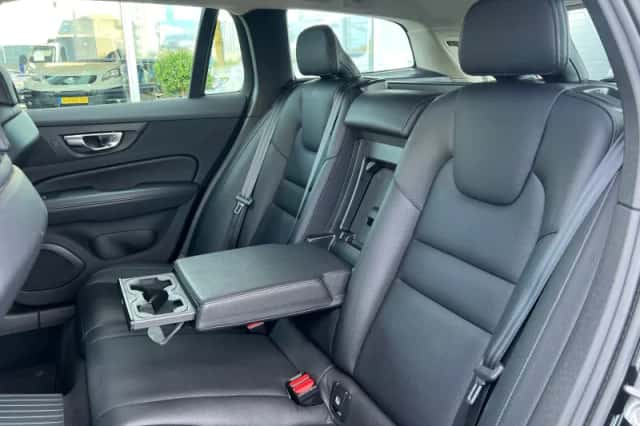Volvo V60 (2022) thumbnail 17