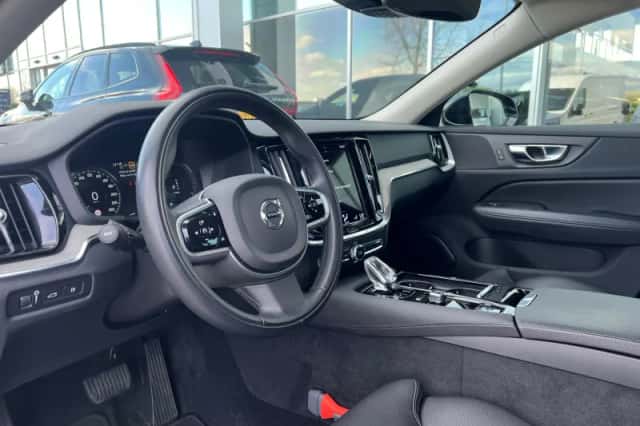 Volvo V60 (2022) thumbnail 7