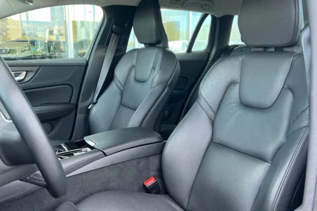 Volvo V60 (2022) thumbnail 8