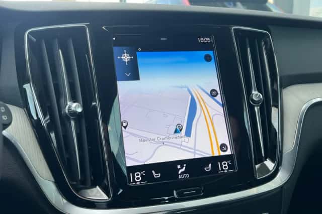 Volvo V60 (2022) thumbnail 10