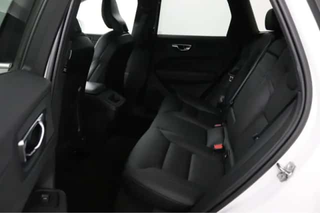 Volvo XC60 (2021) thumbnail 12