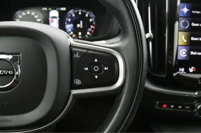 Volvo XC60 (2021) thumbnail 14