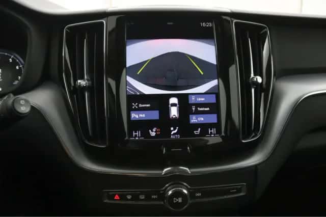 Volvo XC60 (2021) thumbnail 17
