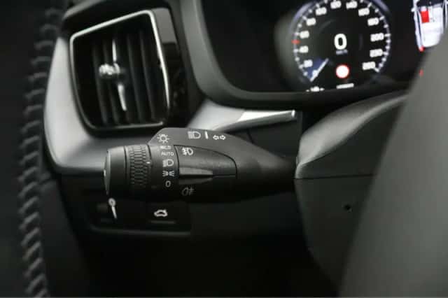 Volvo XC60 (2021) thumbnail 30