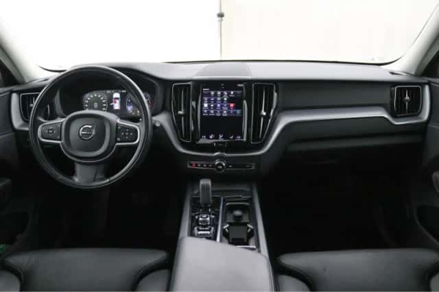 Volvo XC60 (2021) thumbnail 4