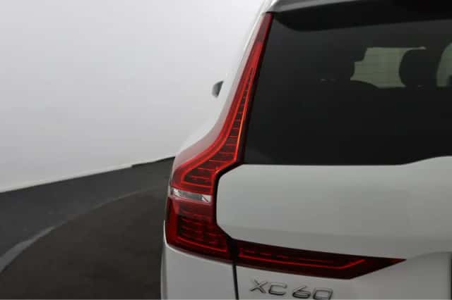 Volvo XC60 (2021) thumbnail 38