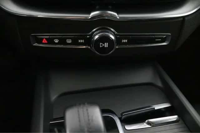 Volvo XC60 (2021) thumbnail 40