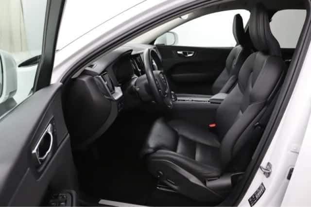 Volvo XC60 (2021) thumbnail 7
