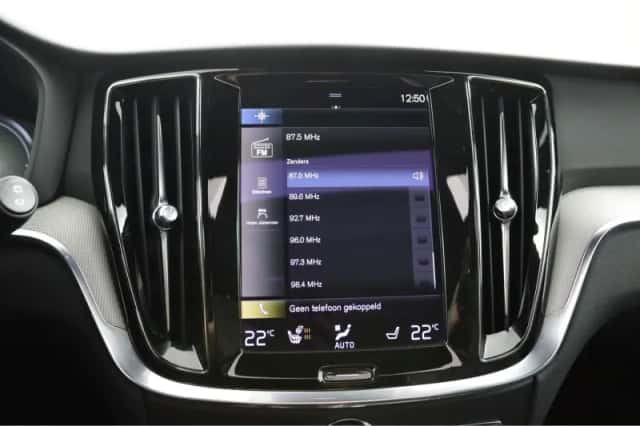 Volvo V60 (2022) thumbnail 12