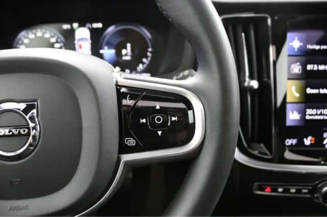 Volvo V60 (2022) thumbnail 17