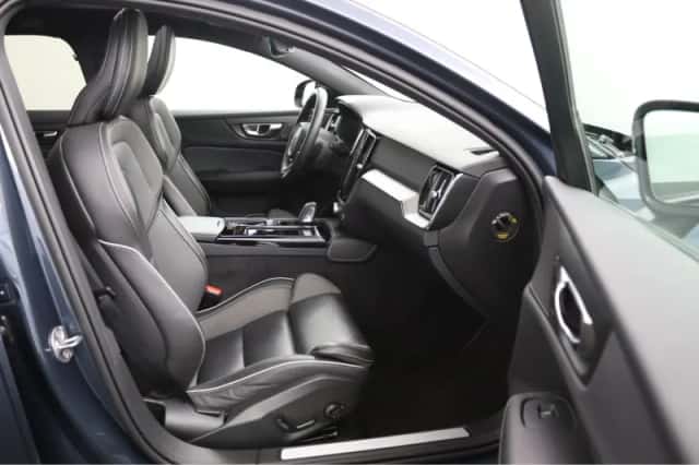Volvo V60 (2022) thumbnail 18