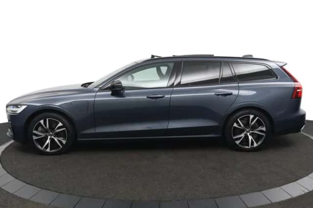 Volvo V60 (2022) thumbnail 3