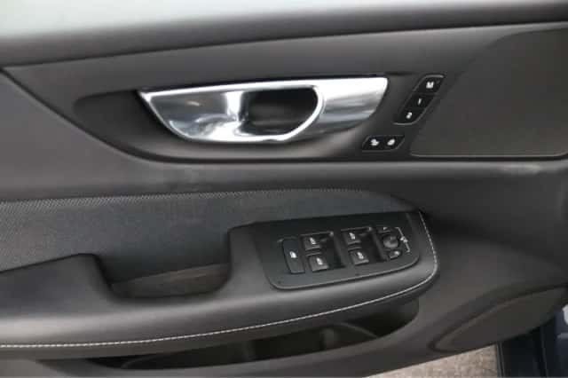 Volvo V60 (2022) thumbnail 23