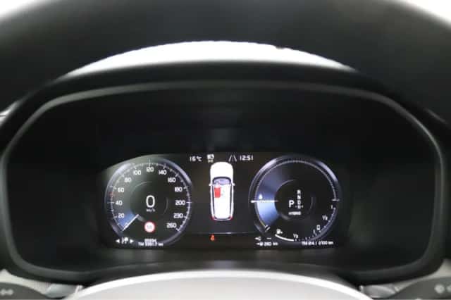 Volvo V60 (2022) thumbnail 10