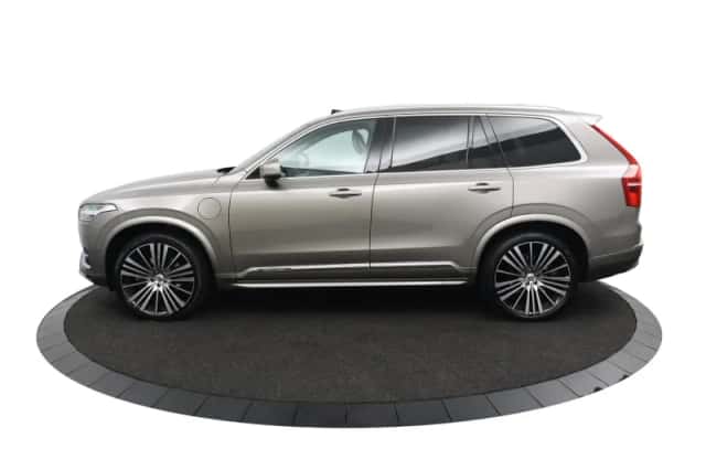 Volvo XC90 (2022) thumbnail 2